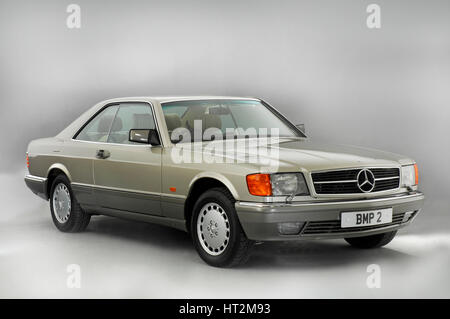 1990 Mercedes-Benz 500 SEC Künstler: unbekannt. Stockfoto