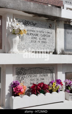 Oberirdische Gräber in Key West, Florida Friedhof. Stockfoto