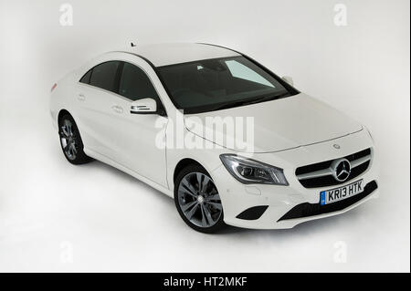 2013 Mercedes-Benz CLA 180 Sport Künstler: unbekannt. Stockfoto