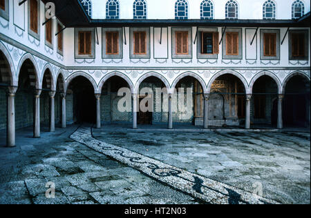 Innenhof der Wohnungen der Königin-Mutter oder Sultana Mutter (Valide Sultan Dairesi) Topkapi Palast Istanbul Türkei Stockfoto