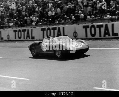 1964 Le Mans gewann Ferrari 275P, angetrieben von Guichet - Vaccarella Künstler: unbekannt. Stockfoto