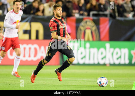 Atlanta, USA. 5. März 2017. Atlanta United nach vorn H © Ctor Villalba (15) während der MLS Fußball-Spiel zwischen den New York Red Bulls und Atlanta United im Bobby Dodd Stadium auf Sonntag, 5. März 2017 in Atlanta, GA. Credit: Cal Sport Media/Alamy Live News Stockfoto