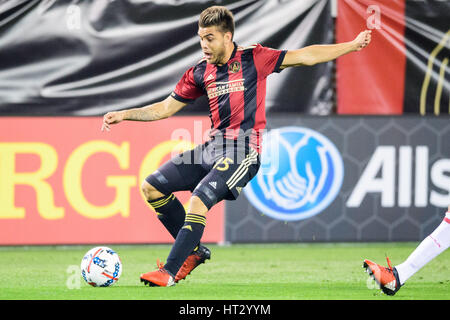 Atlanta, USA. 5. März 2017. Atlanta United nach vorn H © Ctor Villalba (15) während der MLS Fußball-Spiel zwischen den New York Red Bulls und Atlanta United im Bobby Dodd Stadium auf Sonntag, 5. März 2017 in Atlanta, GA. Credit: Cal Sport Media/Alamy Live News Stockfoto