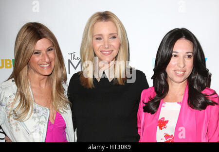 Beverly Hills, Kalifornien, USA. 6. März 2017. Denise Alberts, Lisa Kudrow, Melissa Gerstein. Die Mütter und Subway Restaurant Veranstaltung ein Mamarazzi für den Film "Boss Baby" im The Four Seasons Hotel statt. Bildnachweis: AdMedia/ZUMA Draht/Alamy Live-Nachrichten Stockfoto