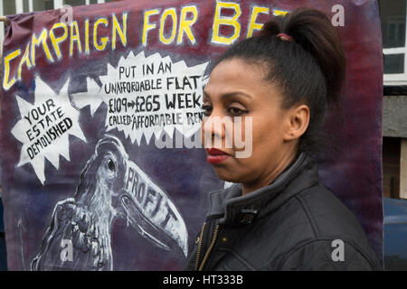 London, UK. 7. März 2017. Betiel Mahari außerhalb Lambeth Amtsgericht wo ihr Vermieter Guinness Vertrauen eine Zunahme verloren mieten Fall gegen sie. Guinness Vertrauen erhöht ihre Miete von £109 auf £265 pro Woche. Bildnachweis: Thabo Jaiyesimi/Alamy Live-Nachrichten Stockfoto