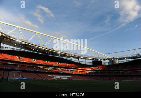 London, UK. 7. März 2017. Blick auf das Stadion vor der Champions League Runde der 32 k.o.-Fußballspiel zwischen FC Arsenal und FC Bayern München im Emirates Stadium in London, England, 7. März 2017. Foto: Andreas Gebert/Dpa/Alamy Live-Nachrichten Stockfoto