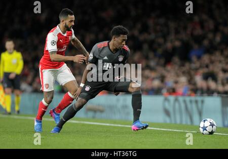 Highbury, UK. 7. März 2017. März 7. 2017, Emirate, London England; UEFA Champions League-Fußball, FC Arsenal gegen FC Bayern München, David Alaba (Bayern München) und Theo Walcott (FC Arsenal) in Aktion Credit: Laurent Lairys/Agence Locevaphotos/Alamy Live News Stockfoto