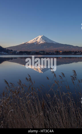 JAPAN-Fujisan von Kawaguchi-See Stockfoto