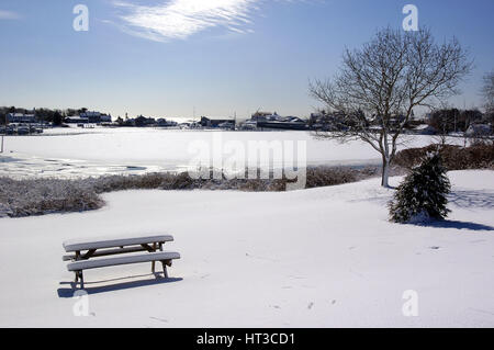 Winter-Blick auf Wychmere Harbor auf Cape Cod Stockfoto