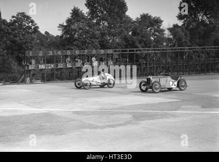 Kay Petres Austin OHC 744 cc, LCC Relais GP, Brooklands, 26. Juli 1937. Künstler: Bill Brunell. Stockfoto