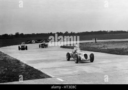 Appleton Special Racing Einsitzer, spezielle Rapier und MG auf der Campbell-Rennstrecke in Brooklands. Künstler: Bill Brunell. Stockfoto