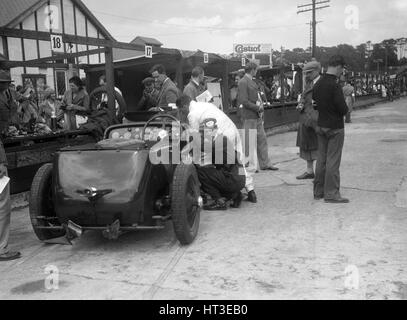 LCC Relais GP, Brooklands, 25. Juli 1931. Künstler: Bill Brunell. Stockfoto