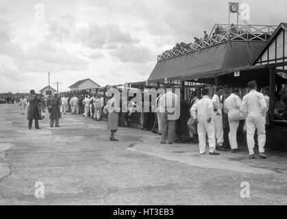 LCC Relais GP, Brooklands, 25. Juli 1931. Künstler: Bill Brunell. Stockfoto