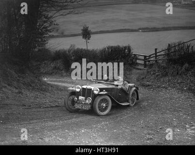 MG TA von WH Depper im Wettbewerb in der MG Car Club Midland Centre Studie, 1938. Künstler: Bill Brunell. Stockfoto