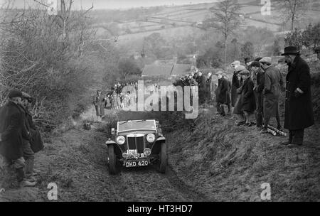 MG TA von WH Depper im Wettbewerb in der MG Car Club Midland Centre Studie, 1938. Künstler: Bill Brunell. Stockfoto