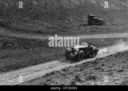 MG M-Type von FN Foster im Wettbewerb mit der MCC Sporting Trial, Litton Slack, Derbyshire, 1930. Künstler: Bill Brunell. Stockfoto