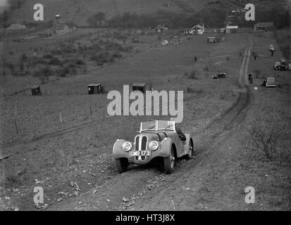 Frazer-Nash BMW 328 H Holz auf der London Motor Club Coventry Cup Trial, Knatts Hill, Kent, 1938. Künstler: Bill Brunell. Stockfoto