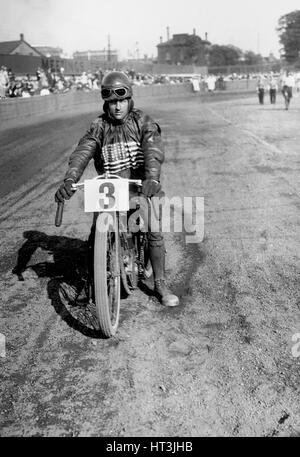 Amerikanische Speedwayfahrer Art Pecha auf seiner Harley-Davidson, Lea Bridge Stadium, Leyton, London, 1928.  Künstler: Bill Brunell. Stockfoto