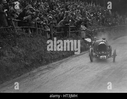 Bentley Mai Cunliffe im Wettbewerb auf dem MAC Shelsley Walsh Hillclimb, Worcestershire, 1927. Künstler: Bill Brunell. Stockfoto