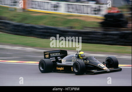 Ayrton Senna im Lotus 98T beim britischen Grand Prix 1985 Brands Hatch Künstler: unbekannt. Stockfoto