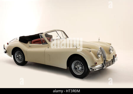 1955 Jaguar XK140 Künstler: unbekannt. Stockfoto