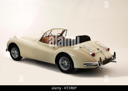 1955 Jaguar XK140 Künstler: unbekannt. Stockfoto