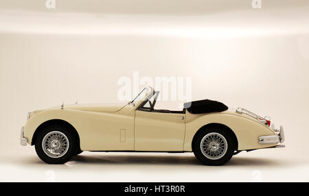 1955 Jaguar XK140 Künstler: unbekannt. Stockfoto