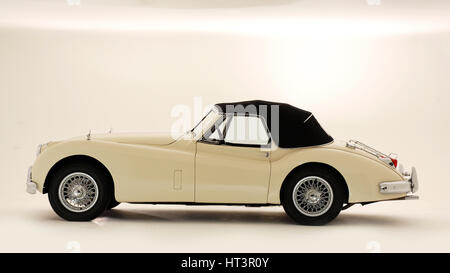 1955 Jaguar XK140 Künstler: unbekannt. Stockfoto