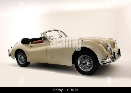 1955 Jaguar XK140 Künstler: unbekannt. Stockfoto