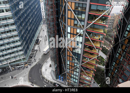 Luftaufnahme des Neo Bankside Wohnhauses aus Schalter Wohnhauserweiterung Balkon an der Tate Modern Art Gallery South London UK KATHY DEWITT Stockfoto