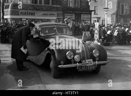 Bristol 400 angetrieben von L.Potter an der 1952 R.A.C Rally Künstler: unbekannt. Stockfoto