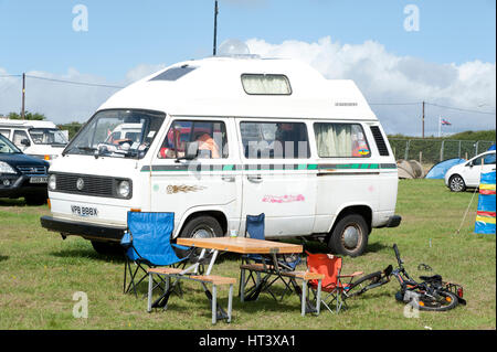 Volkswagen Wohnmobil bei V-Dub-Island, Isle Of Wight 2013 Künstler: unbekannt. Stockfoto