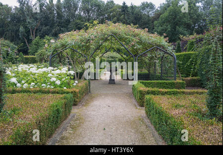 Englischen Sie Gartenstil Park Mondo Verde, Niederlande. Stockfoto