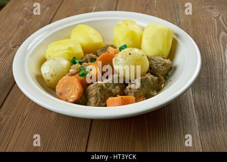 Coufidou Aveyronnais - geschmortes Rindfleisch in Stil Aveyron Stockfoto