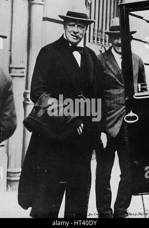 "Mr. Churchill ging an der Friedenskonferenz in Paris, 1919, (1945) Künstler: unbekannt. Stockfoto