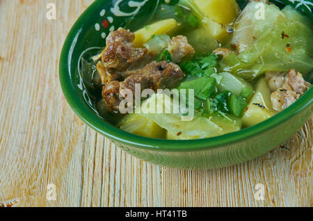 Fah - Fah - Soupe Soupe Djiboutienne. klassisches Gericht gemacht in der Regel von Ziegenfleisch mit Gemüse und grüne Chilischoten Stockfoto