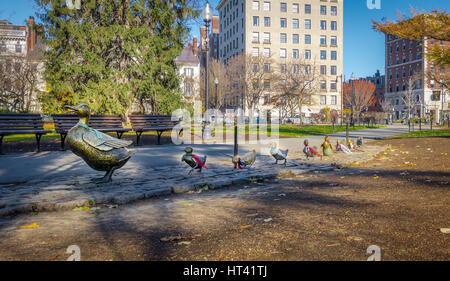 Duck Familie Messing Statuen an Boston Public Gardens - Boston, Massachusetts, USA Stockfoto