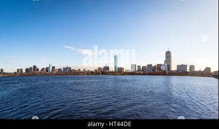 Skyline von Boston und Charles River gesehen aus Cambridge - Massachusetts, USA Stockfoto