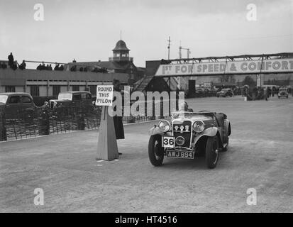 Sängerin Sport konkurrieren in der GBA-Rallye, Brooklands, Surrey, 1939. Künstler: Bill Brunell. Stockfoto