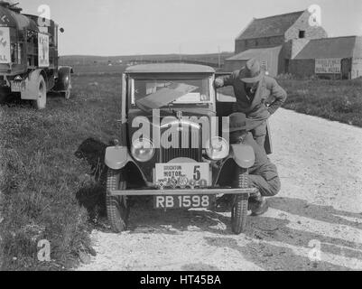"Boy Blue 2', Wolseley Hornet Limousine DM Douglas-Morris, B & HMC Brighton Motor Rally, 1930. Künstler: Bill Brunell. Stockfoto