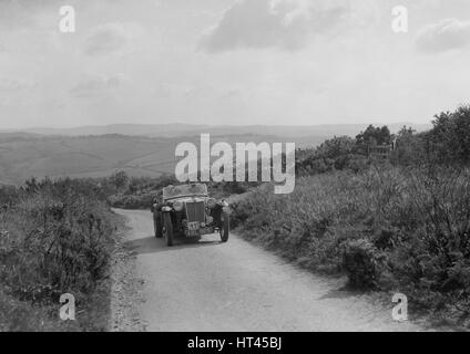 MG TA der WJ grün im Wettbewerb mit der MCC-Torquay-Rallye, 1938. Künstler: Bill Brunell. Stockfoto