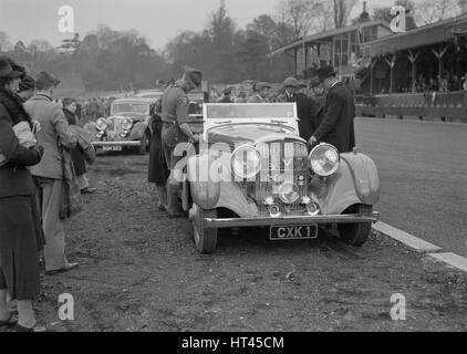 Bentley öffnen 4-sitzigen Tourer im Besitz von Sir Malcolm Campbell, Crystal Palace, London, 1939. Künstler: Bill Brunell. Stockfoto