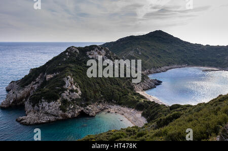 Porto Timoni, der doppelten Bucht in Afionas Korfu Griechenland. Stockfoto