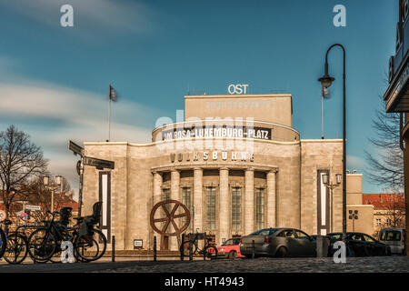 Die Volksbühne ("Peoples Theater") in Berlin, Deutschland. Stockfoto