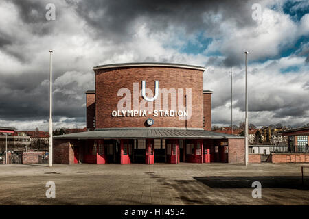 Berlin, Deutschland, The Olimpia Stadion (Olympiastadion) u-Bahnstation, außen Stockfoto