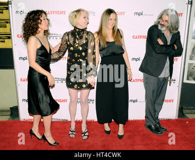 Sandra Oh, Anne Heche, Alicia Silverstone und Onur Tukel besucht die Premiere des dunklen Himmel Filme "Catfight" bei Cinefamily am 2. März 2017 in Los Angeles, Kalifornien. Stockfoto