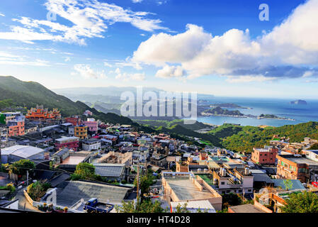 Blick auf Jiufen Dorf an einem sonnigen Tag in Taiwan Stockfoto