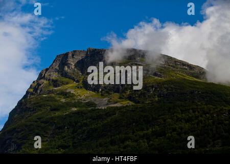 Die spektakuläre Bereiche der Fjorde in Norwegen bietet Aktivitäten wie Wandern, Gletscher, Wandern, Angeln und Radfahren. Stockfoto