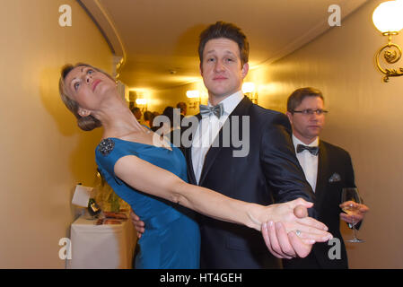 Jährliche SemperOpernball an der Semperoper Dresden mit: Matthias Steiner, Ehefrau Inge Steiner wo: Dresden, Deutschland bei: 4. Februar 2017 Stockfoto