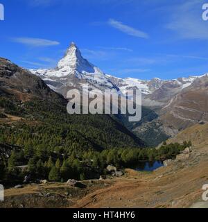 Lake Grindjesee und Matterhorn. Herbsttag in Zermatt. Stockfoto